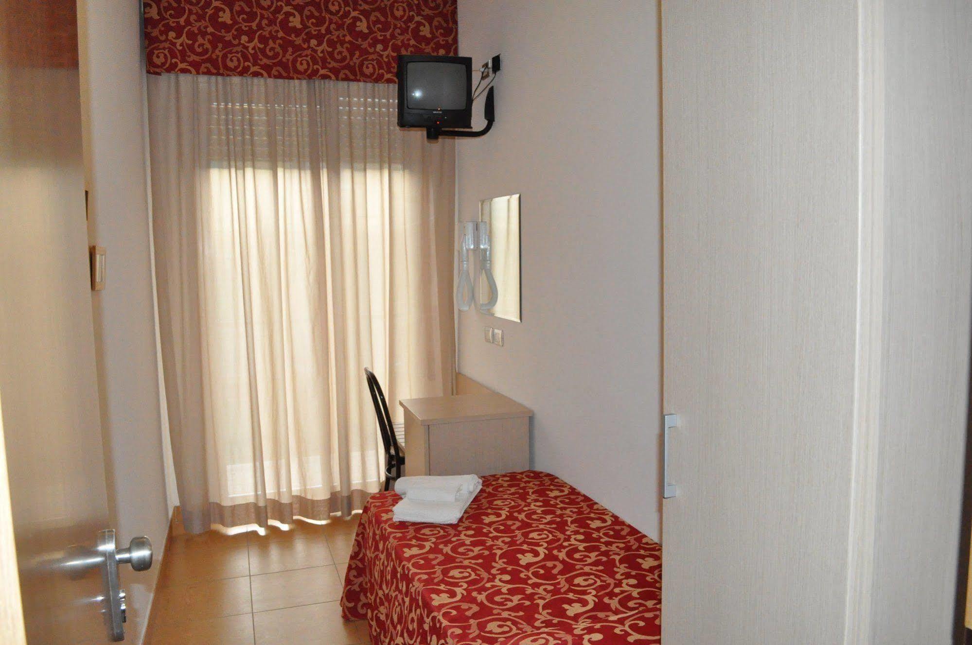 Hotel Mimosa Bellaria-Igea Marina Buitenkant foto